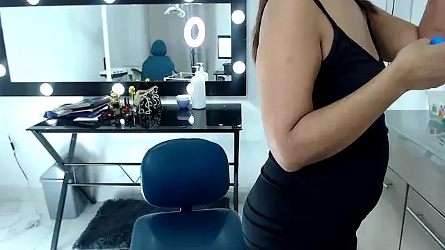 Girls and cam to cam: Watch as these sophisticated entertainers uncover their stunning costumes and curvaceous curves online!
