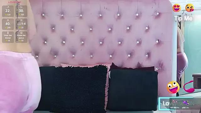 Girls and cam to cam: Watch as these sophisticated entertainers uncover their stunning costumes and curvaceous curves online!