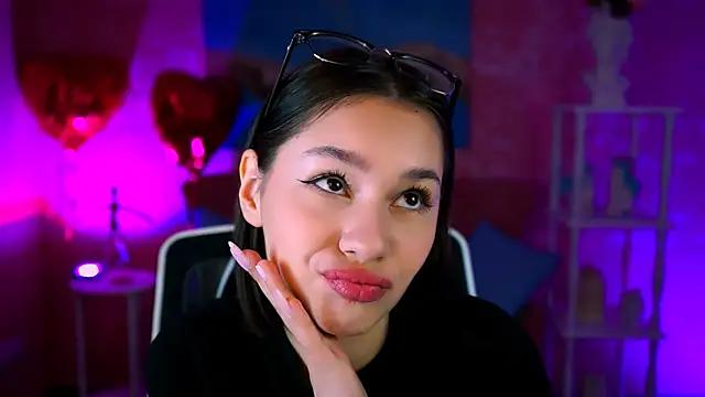 Girls and cam to cam: Watch as these sophisticated entertainers uncover their stunning costumes and curvaceous curves online!