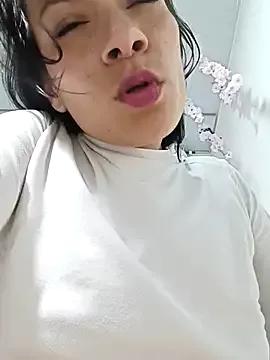 KimGolden-onf from StripChat is Freechat