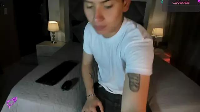 kinkypetite1 from StripChat is Freechat