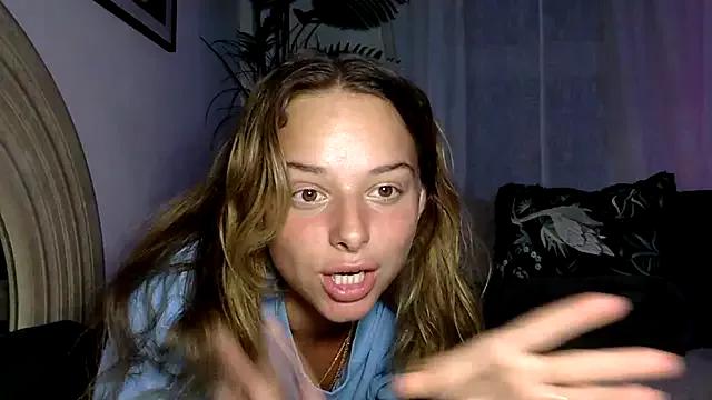 KinkyXkaylee from StripChat is Freechat
