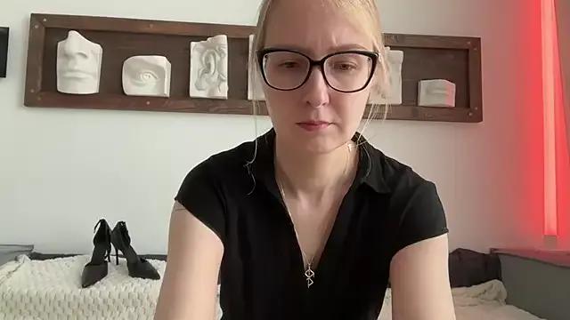 KiraxFate from StripChat is Freechat
