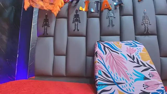 Girls and cam to cam: Watch as these sophisticated entertainers uncover their stunning costumes and curvaceous curves online!