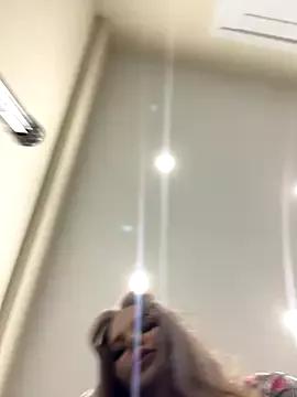 KissMeSashaPlz from StripChat is Freechat