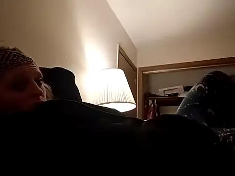 KITTYBOOBOOFUXX from StripChat is Freechat