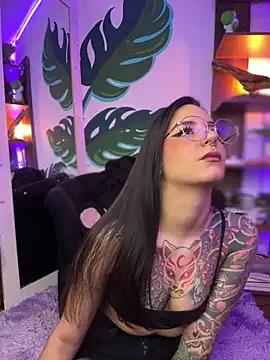 Girls and cam to cam: Watch as these sophisticated entertainers uncover their stunning costumes and curvaceous curves online!