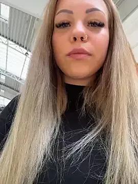 KittyMissyX from StripChat is Freechat