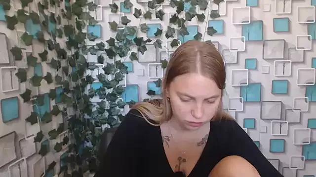 klerkarina from StripChat is Freechat