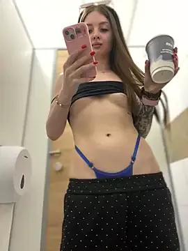 KrisMagnoly from StripChat is Freechat