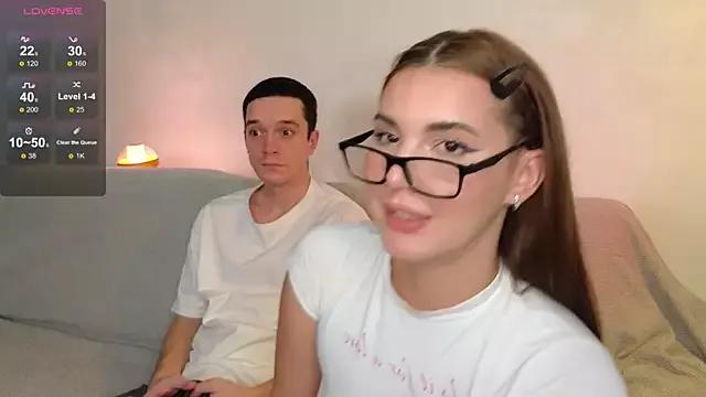 Kriss_Amelia from StripChat is Freechat
