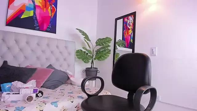 KristalFoxx from StripChat is Freechat