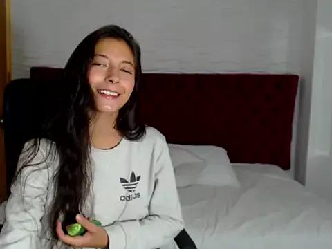 Kristalxxox from StripChat is Freechat