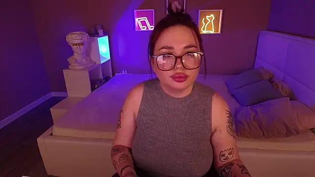 Girls and cam to cam: Watch as these sophisticated entertainers uncover their stunning costumes and curvaceous curves online!
