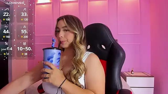 Girls and cam to cam: Watch as these sophisticated entertainers uncover their stunning costumes and curvaceous curves online!