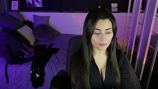 KylieMellow from StripChat is Freechat
