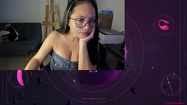 Girls and cam to cam: Watch as these sophisticated entertainers uncover their stunning costumes and curvaceous curves online!