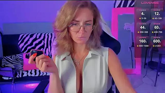Girls and cam to cam: Watch as these sophisticated entertainers uncover their stunning costumes and curvaceous curves online!