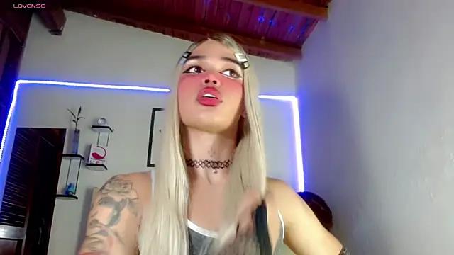 Girls and cam to cam: Watch as these sophisticated entertainers uncover their stunning costumes and curvaceous curves online!