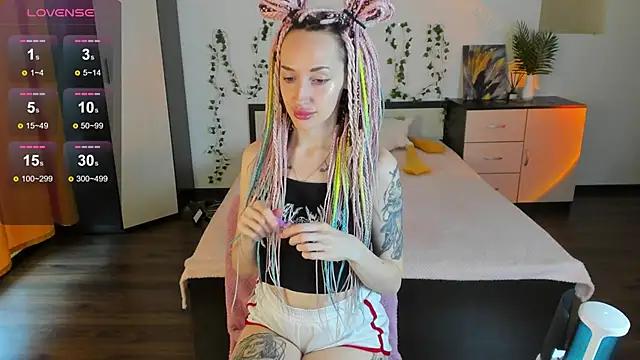 Girls and cam to cam: Watch as these sophisticated entertainers uncover their stunning costumes and curvaceous curves online!