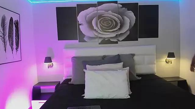 Girls and cam to cam: Watch as these sophisticated entertainers uncover their stunning costumes and curvaceous curves online!