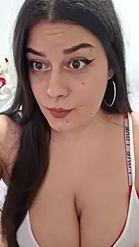 Larissa4U from StripChat is Freechat