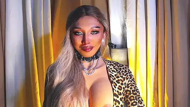 LarsMarieGray from StripChat is Freechat