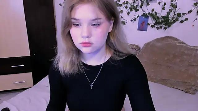 LaseyMoon from StripChat is Freechat
