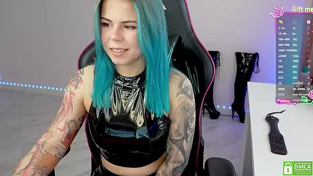 Girls and cam to cam: Watch as these sophisticated entertainers uncover their stunning costumes and curvaceous curves online!