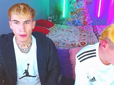 Latin_boysxxxx from StripChat is Freechat