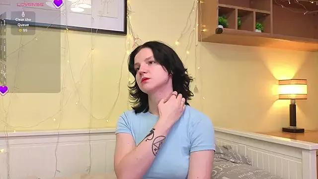 LatinaHuguenin from StripChat is Freechat