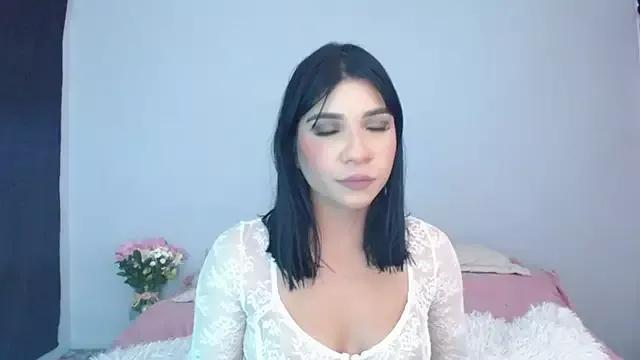 Laura-angeel from StripChat is Freechat