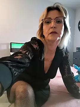 Girls and cam to cam: Watch as these sophisticated entertainers uncover their stunning costumes and curvaceous curves online!