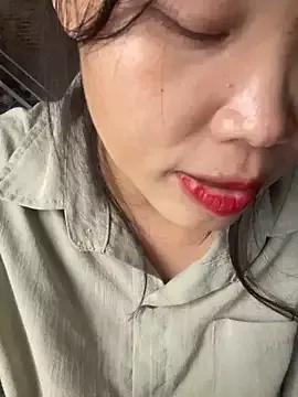 Laura8910 from StripChat is Freechat