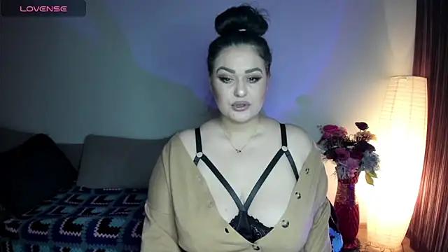 Girls and cam to cam: Watch as these sophisticated entertainers uncover their stunning costumes and curvaceous curves online!