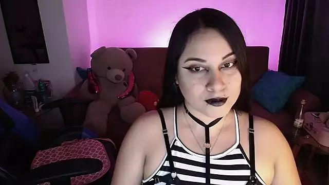 LauraHawkes from StripChat is Freechat