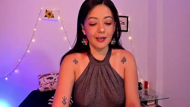 LauraToro_ from StripChat is Freechat