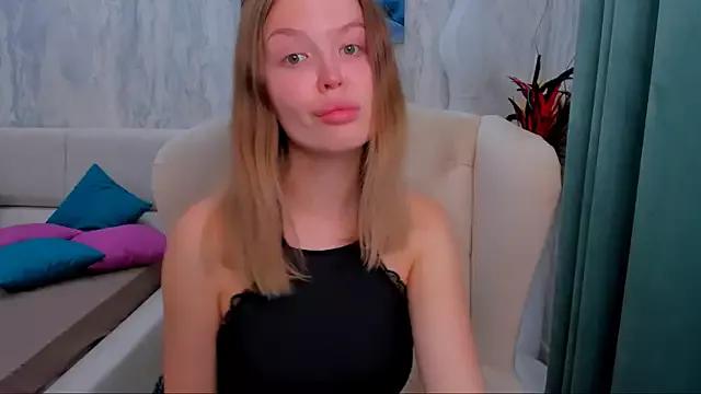 LaurennHill from StripChat is Freechat
