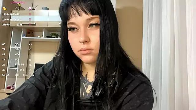 LaurenOveson from StripChat is Freechat