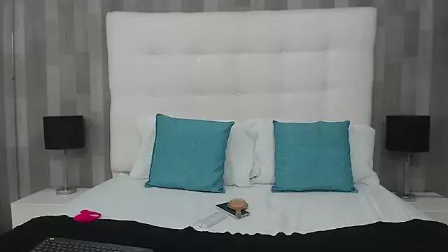 Girls and cam to cam: Watch as these sophisticated entertainers uncover their stunning costumes and curvaceous curves online!