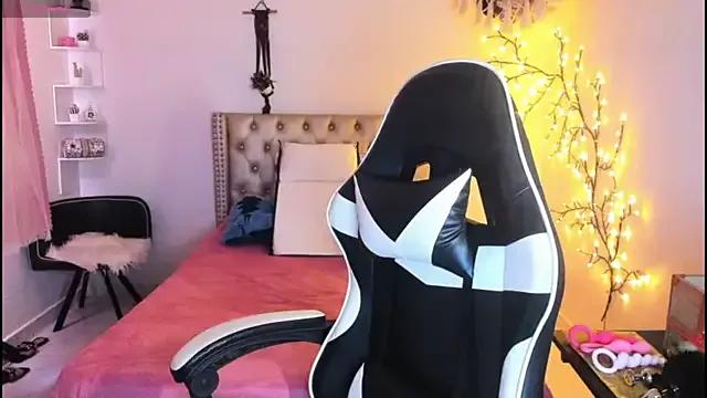 Girls and cam to cam: Watch as these sophisticated entertainers uncover their stunning costumes and curvaceous curves online!