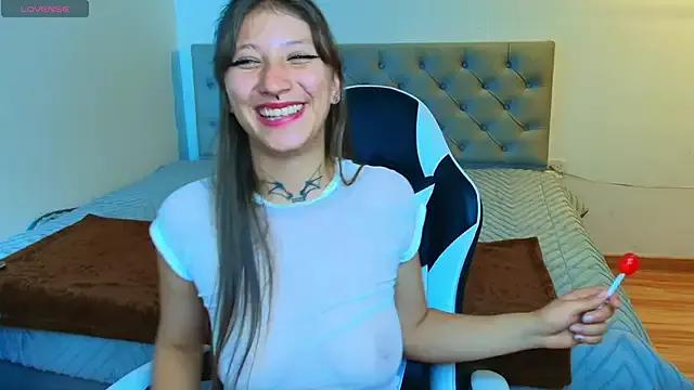 Lenna__black from StripChat is Freechat