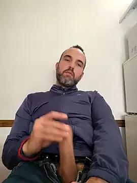 leon3875 from StripChat is Freechat