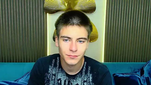 Leonard_Cross from StripChat is Freechat