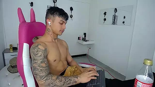 Girls and cam to cam: Watch as these sophisticated entertainers uncover their stunning costumes and curvaceous curves online!