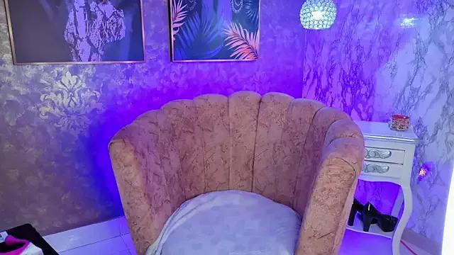 Lexxi_Luna from StripChat is Freechat