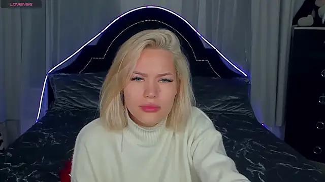 LIA_KITTY from StripChat is Freechat
