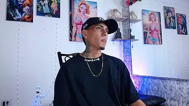 Liam_lee from StripChat is Freechat