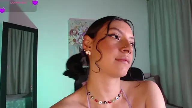 LiaWhite_x from StripChat is Freechat