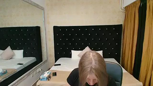 Girls and cam to cam: Watch as these sophisticated entertainers uncover their stunning costumes and curvaceous curves online!